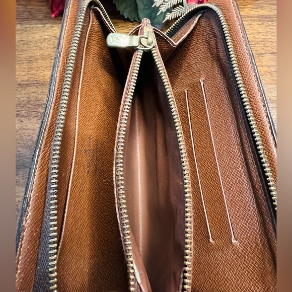 Authentic Louis Vuitton Monogram Zippy Long Wallet - EUC - Picture 5 of 8